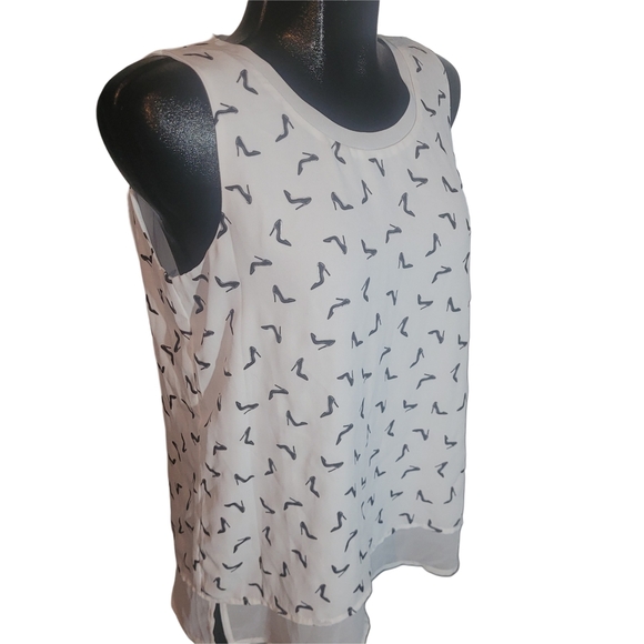 Ricki's White Sleeveless Top with High Heel Print M - Picture 2 of 6